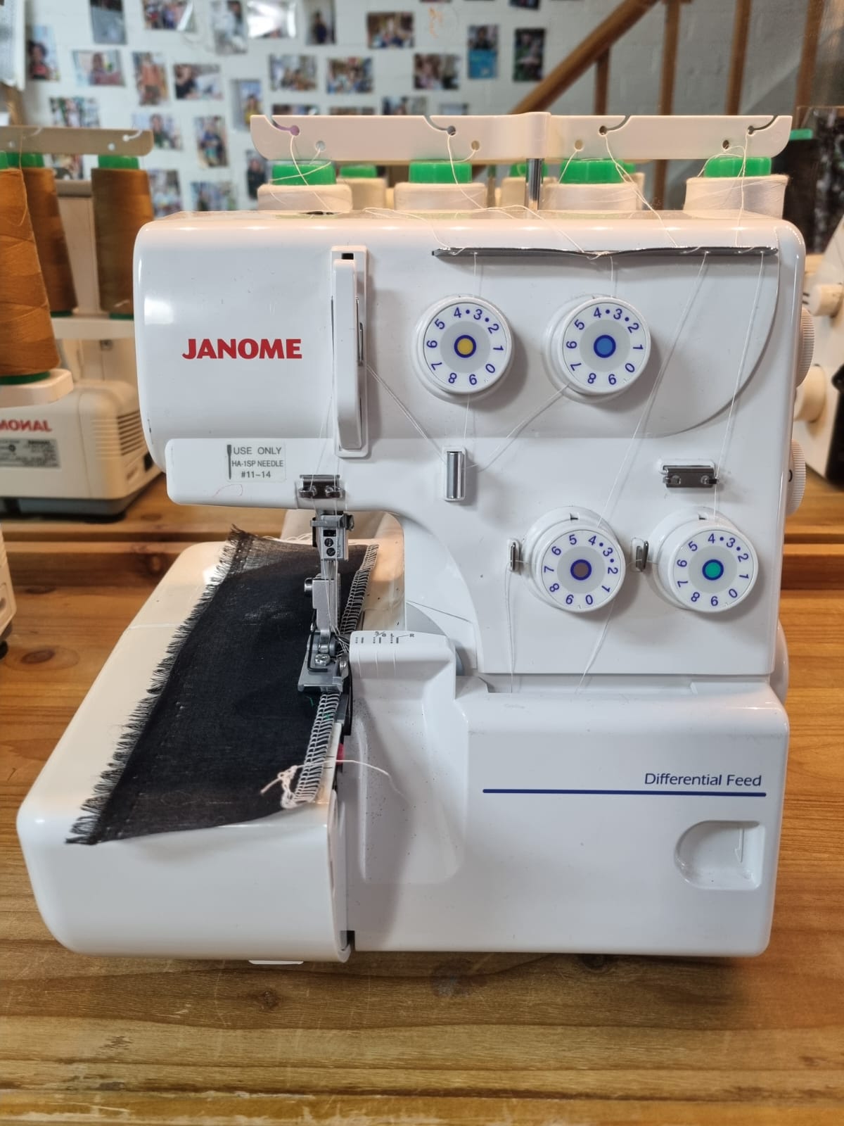 Secondhand Janome Overlocker 8002DX