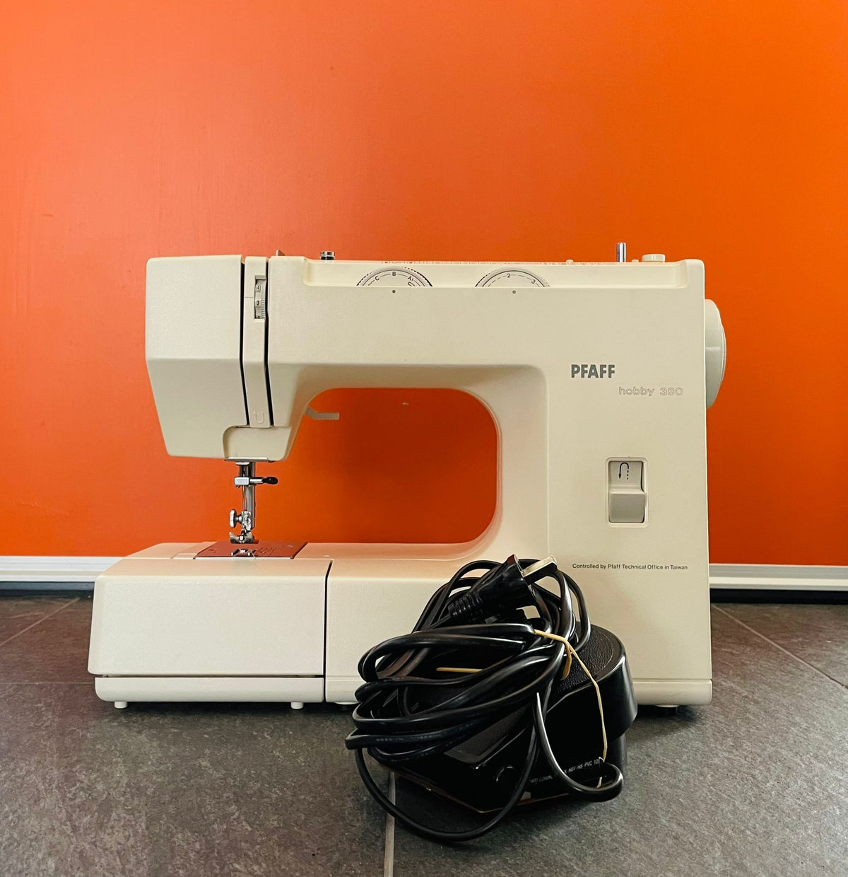 Second-hand Pfaff Hobby Sewing Machine 380