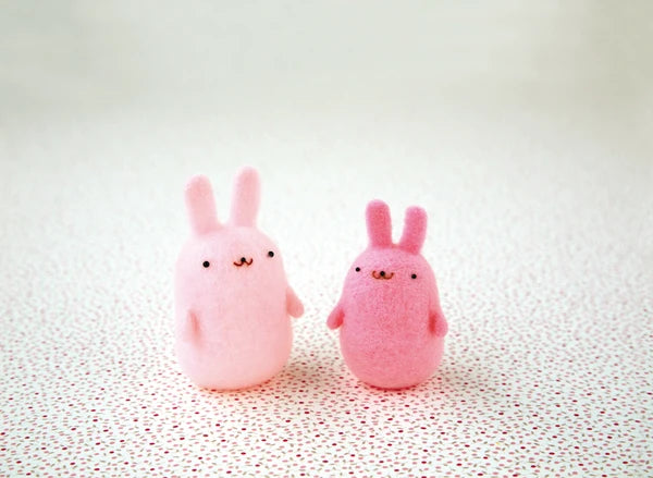 Hamanaka Pink Rabbits Needle Felting Kit