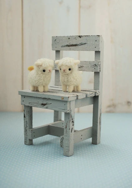 Hamanaka Good Friends Sheep Needle Felting Kit